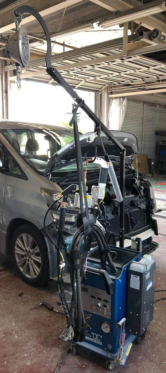 スポット溶接機を使っての車の鈑金塗装